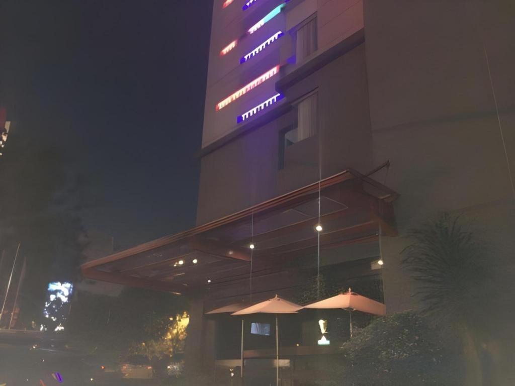 G Suites Hotel By Amithya Surabaja Zewnętrze zdjęcie